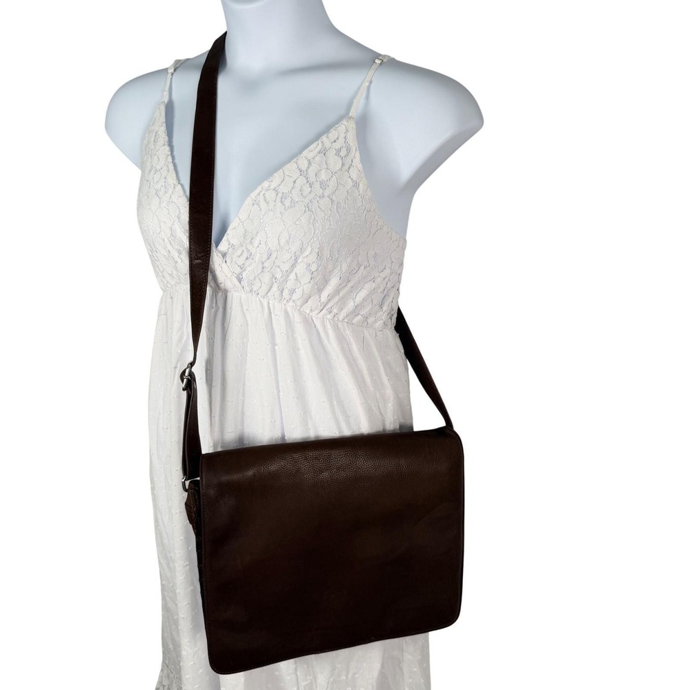 Wilsons Leather Messenger Bag Dark‎ Brown Genuine Leather Adjustable Strap